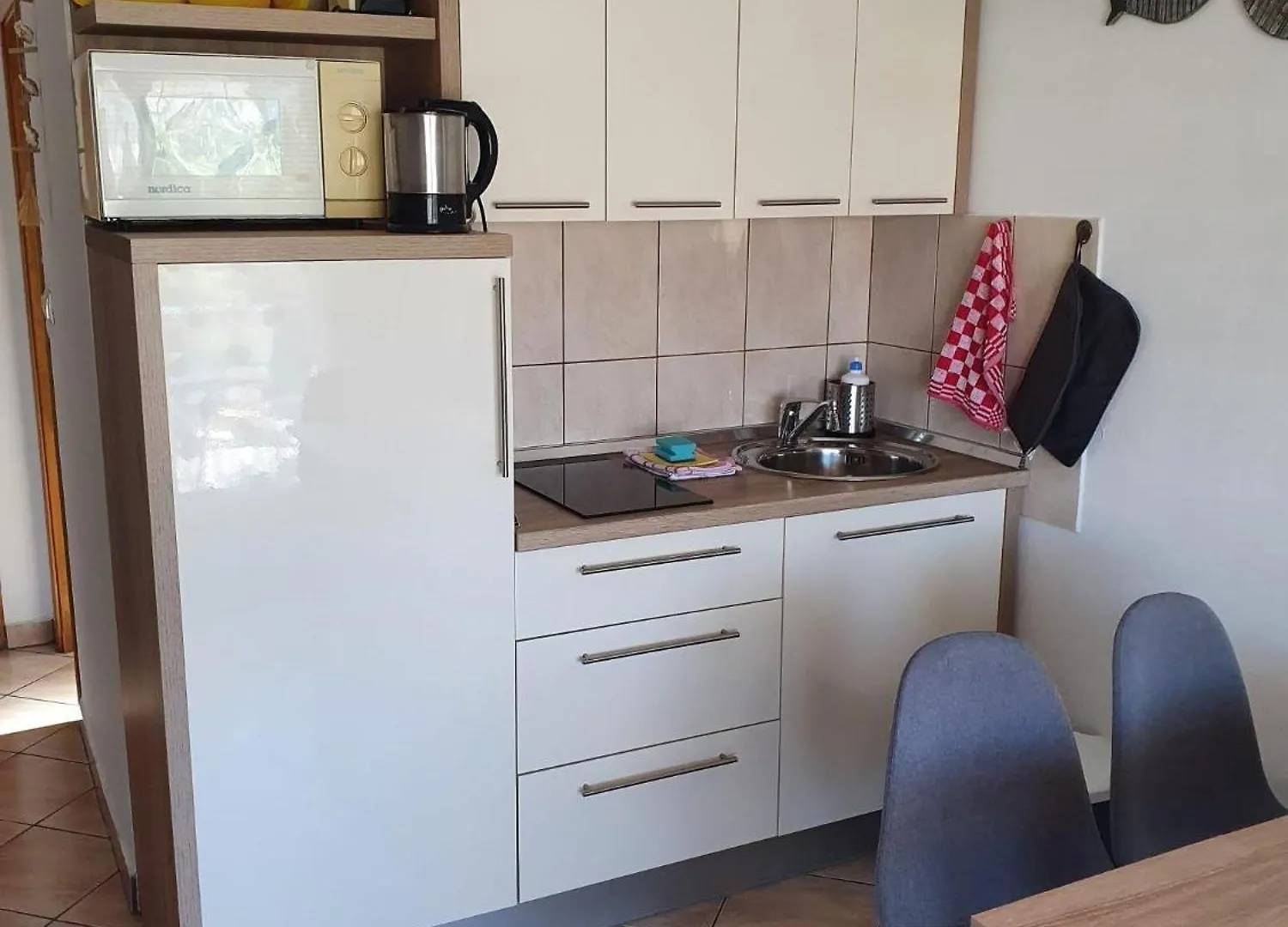 Apartments By The Sea Vir - 22235 Croatia